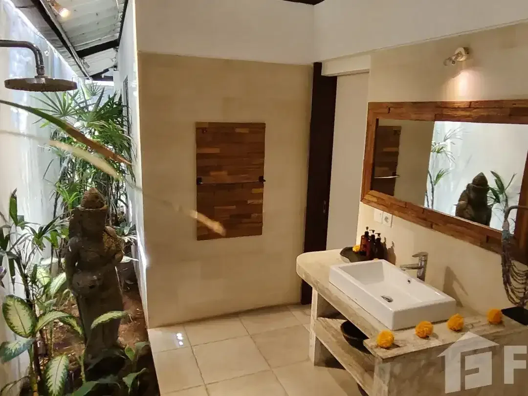 2 Bedroom Villa for sale in Seminyak, Bali - Image 3 of 10