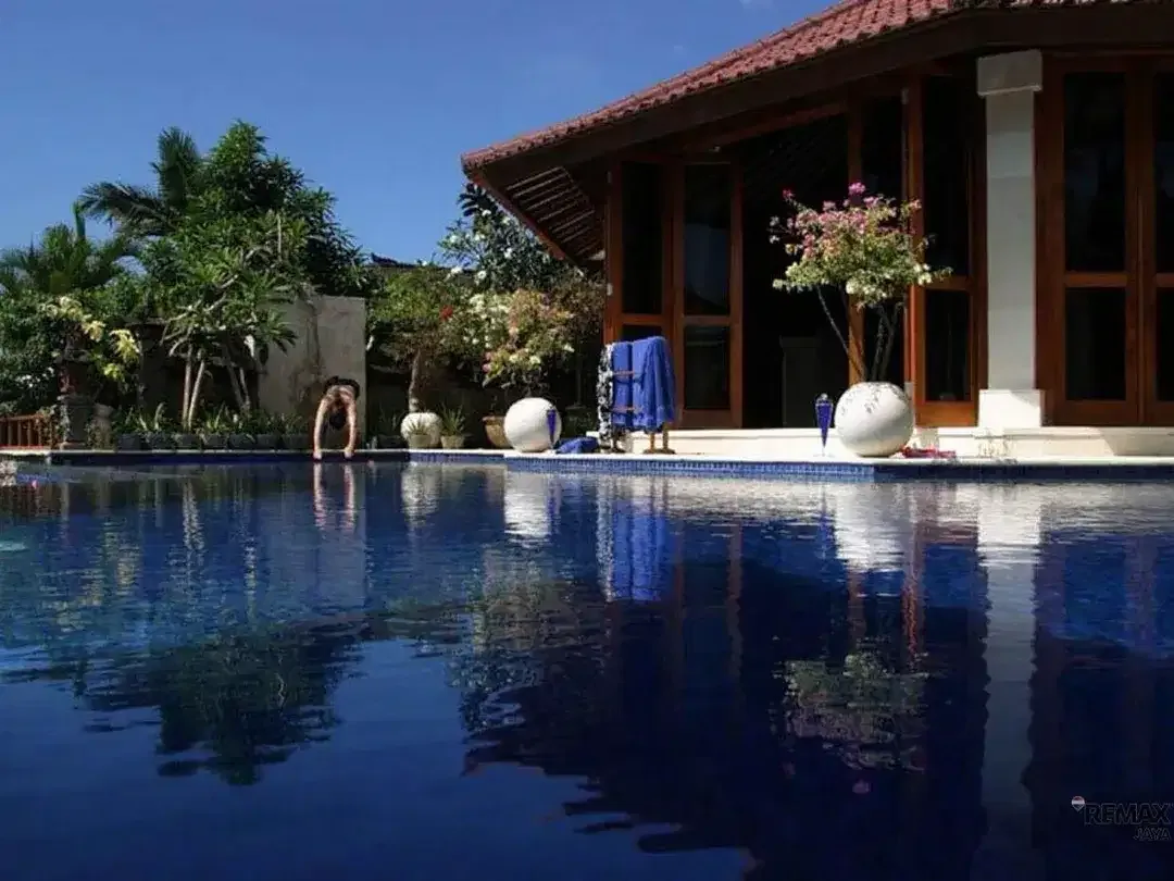 Villa 4 Kamar Tidur dengan Pemandangan Laut Disewakan, di Ungasan - Image 8 of 8
