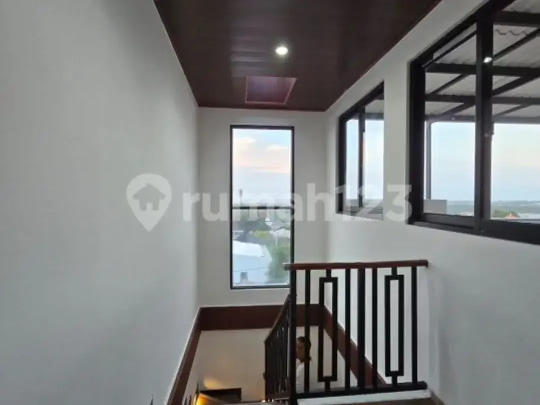Villa 2 Lantai + Rooftop di Jimbaran,Pemandangan Laut dan Kota - Image 10 of 10