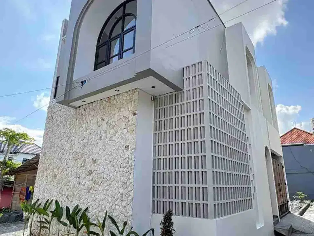 DIJUAL RUMAH 2 LANTAI – SUPER STRATEGIS JANTUNG KOTA DENPASAR (GATSU TENGAH) 5 menit ke Mall Living World. - Image 1 of 10