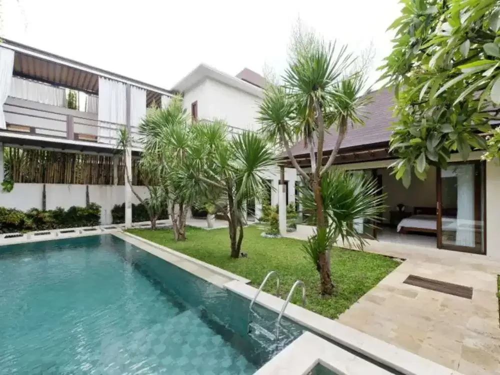 Luxury villa for sale, walk to Mertasari beach Sanur, Denpasar Bali - Image 4 of 10