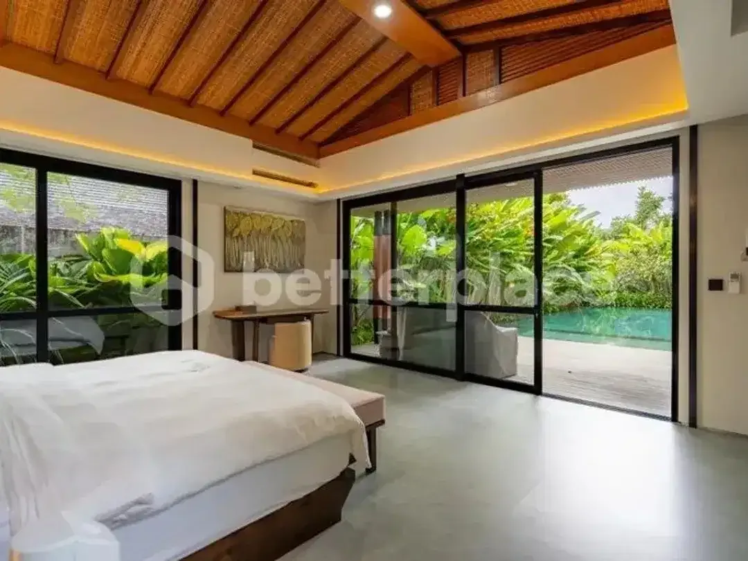 Luxury Modern Villa in Bukit Jimbaran 5 Bedrooms with Expansive Premium Residence - Image 9 of 10