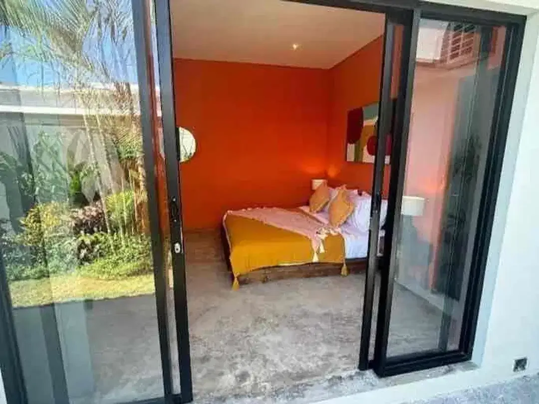 For sale leased hold 27 years villa kerobokan kedampang bali - Image 2 of 10