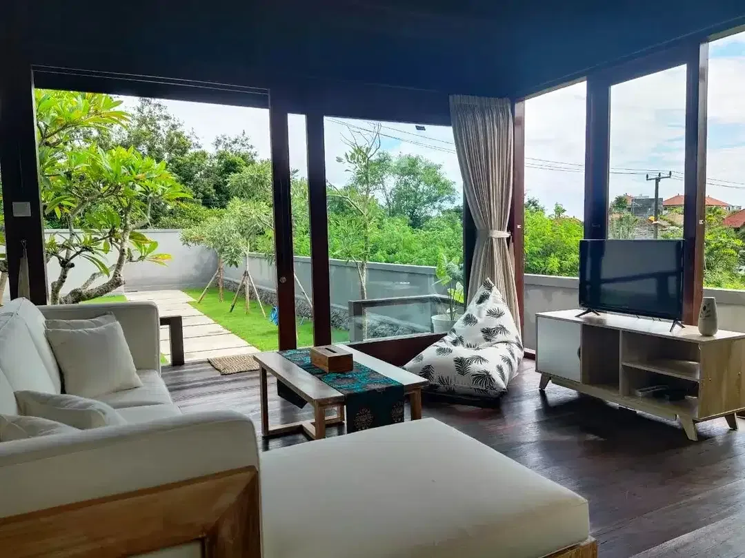 Dijual Villa!! Taman Hijau Lokasi Area Hotel Bintang Lima di Taman Mumbul - Jimbaran - Image 8 of 10