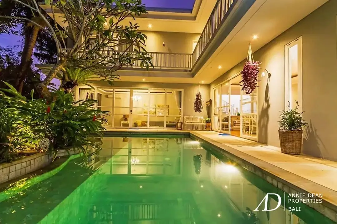 FREEHOLD | BEACHSIDE COLONIAL VILLAS IN PRIME BERAWA - Image 3 of 10
