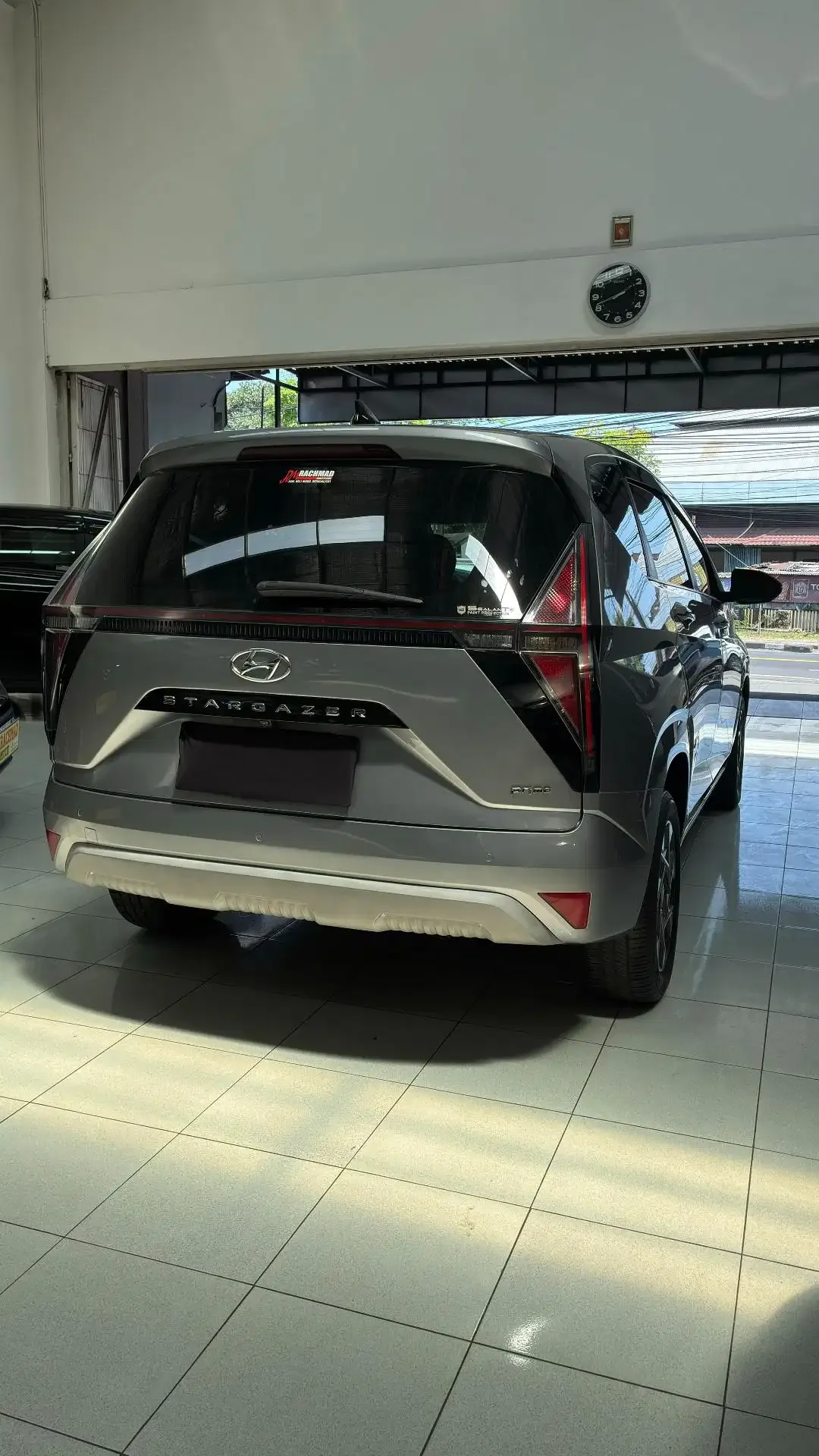 Hyundai Stargazer 2023 Bensin - Image 4 of 5
