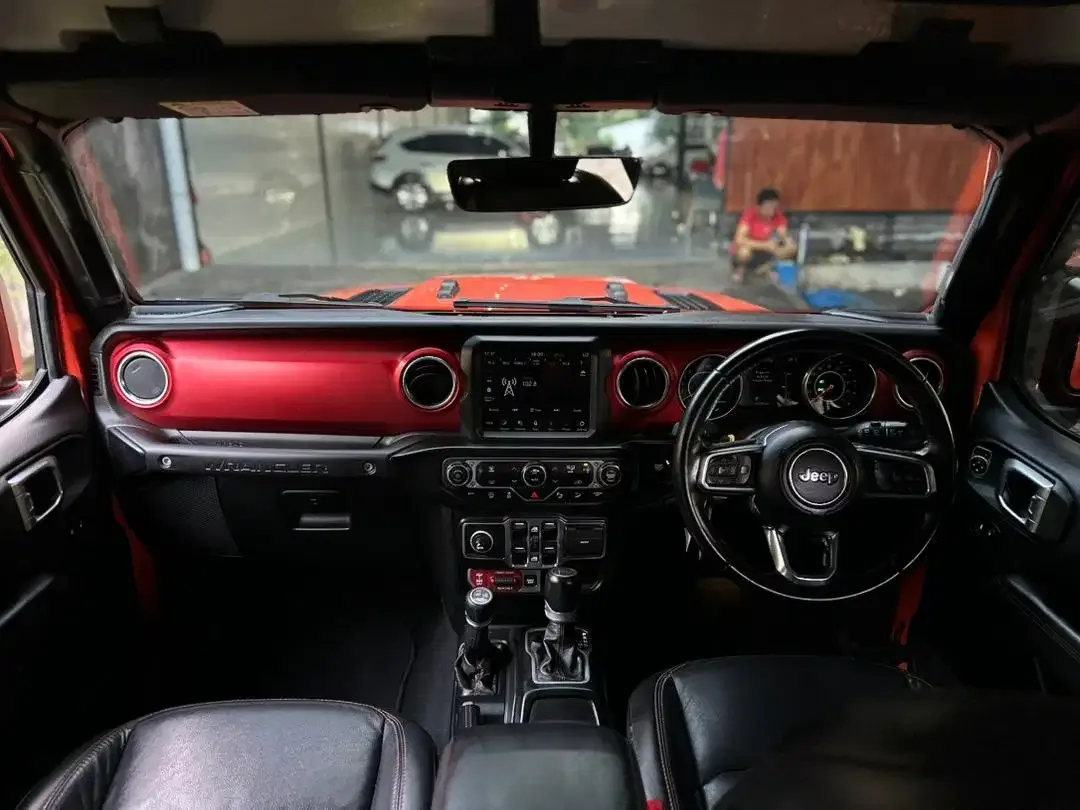 Jeep Wrangler 2020 Turbo ISTIMEWA LOW KM - Image 8 of 10