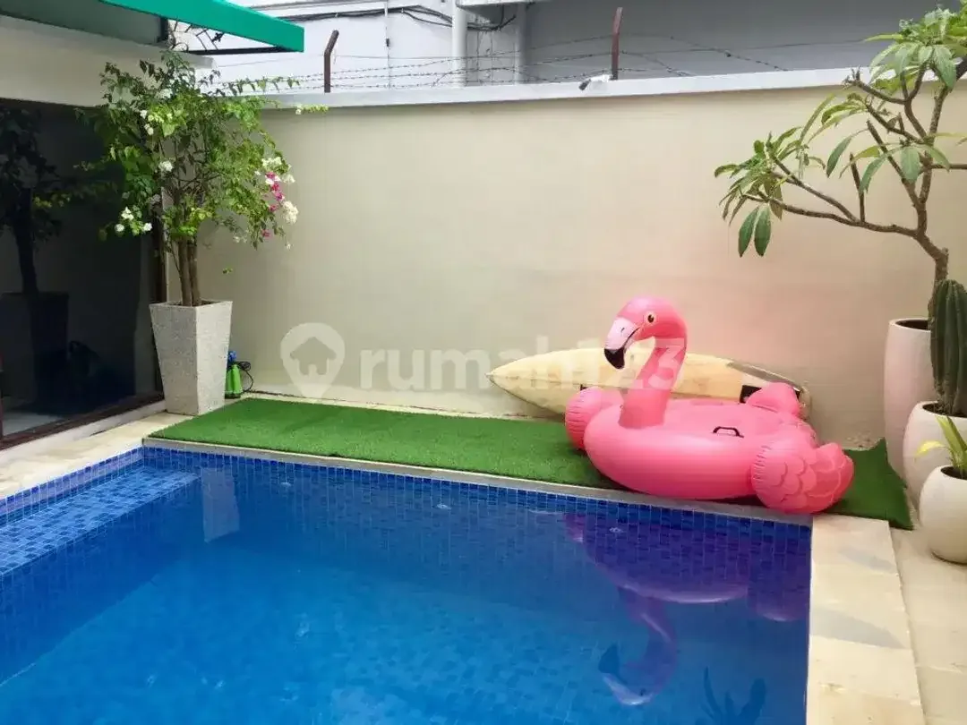 Lokasi Premium di Canggu Villa 7 Kamar Tidur - 8 Kamar Mandi - Image 5 of 10