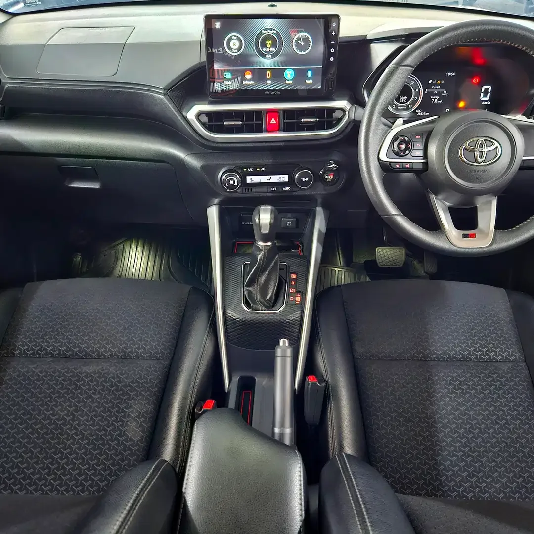 [2021] DP 7jt! Raize GR Sport 1.0 Turbo matic 2021 LowKM bkn TSS 2022 - Image 8 of 10