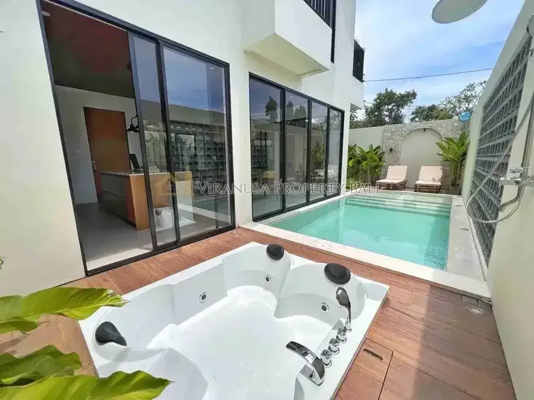 Villa Modern Tropis 3 Kamar dengan Private Pool & Jacuzzi di Pecatu – Freehold - Image 3 of 10