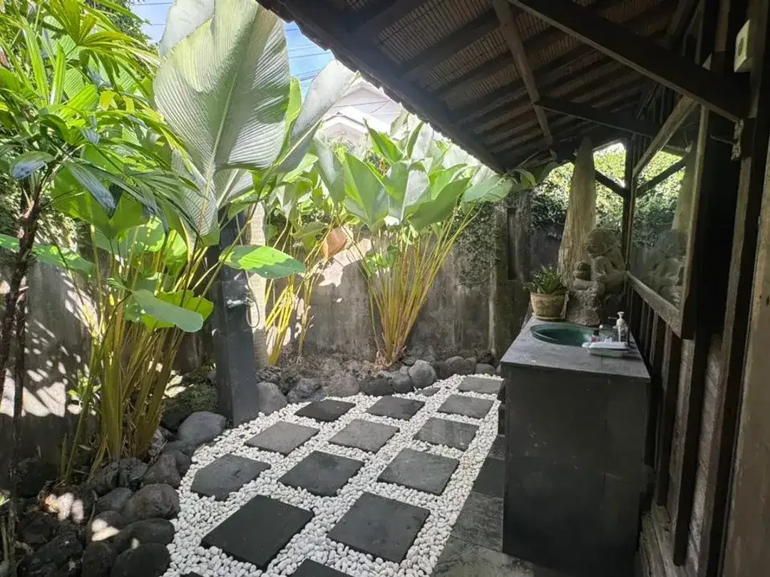 DIJUAL VILLA BIG GARDEN DI SANUR   Villa nyaman dengan taman luas, berlokasi di kawasan Tunggak Bingin, Sanur, berada di lingkungan perumahan dan vill - Image 10 of 10
