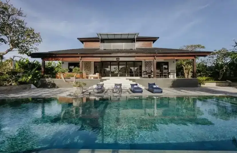 VILLA LUXURY FULLY FURNISHED PIRVAT POOL LOKASI STARTEGIS CANGGU - Image 1 of 10