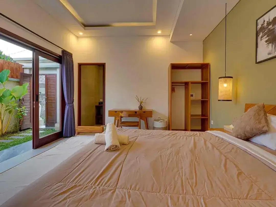 Modern Tropical Style Villa for Rent
Location - Umalas, Kerobokan rental period 5 years - Image 7 of 10