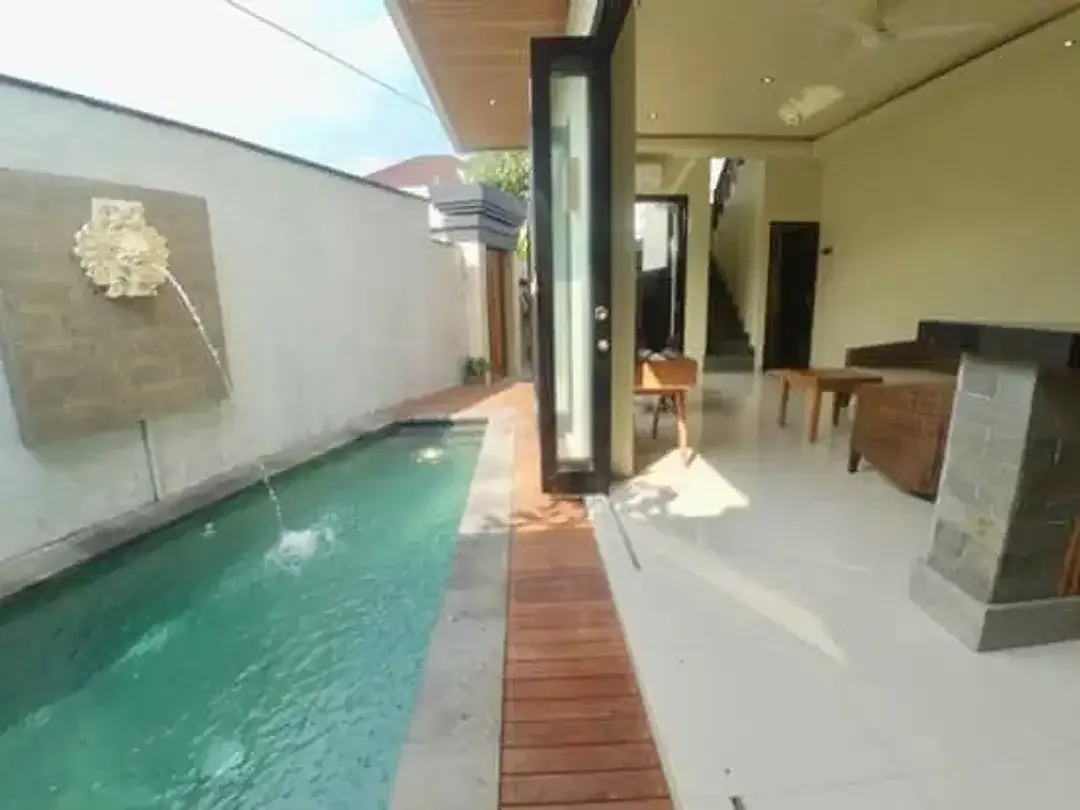 DISEWAKAN — RUMAH WITH POOL 2 KAMAR DI KEROBOKAN - Image 3 of 9