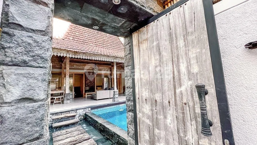Villa Model Joglo dengan Kolam Renang Strategis di Tibubeneng - Image 4 of 4