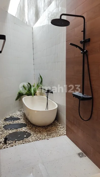 For Rent Villa Kerobokan Taman Sari Dekat Bali Kiddy School Full Furnish - Image 2 of 4