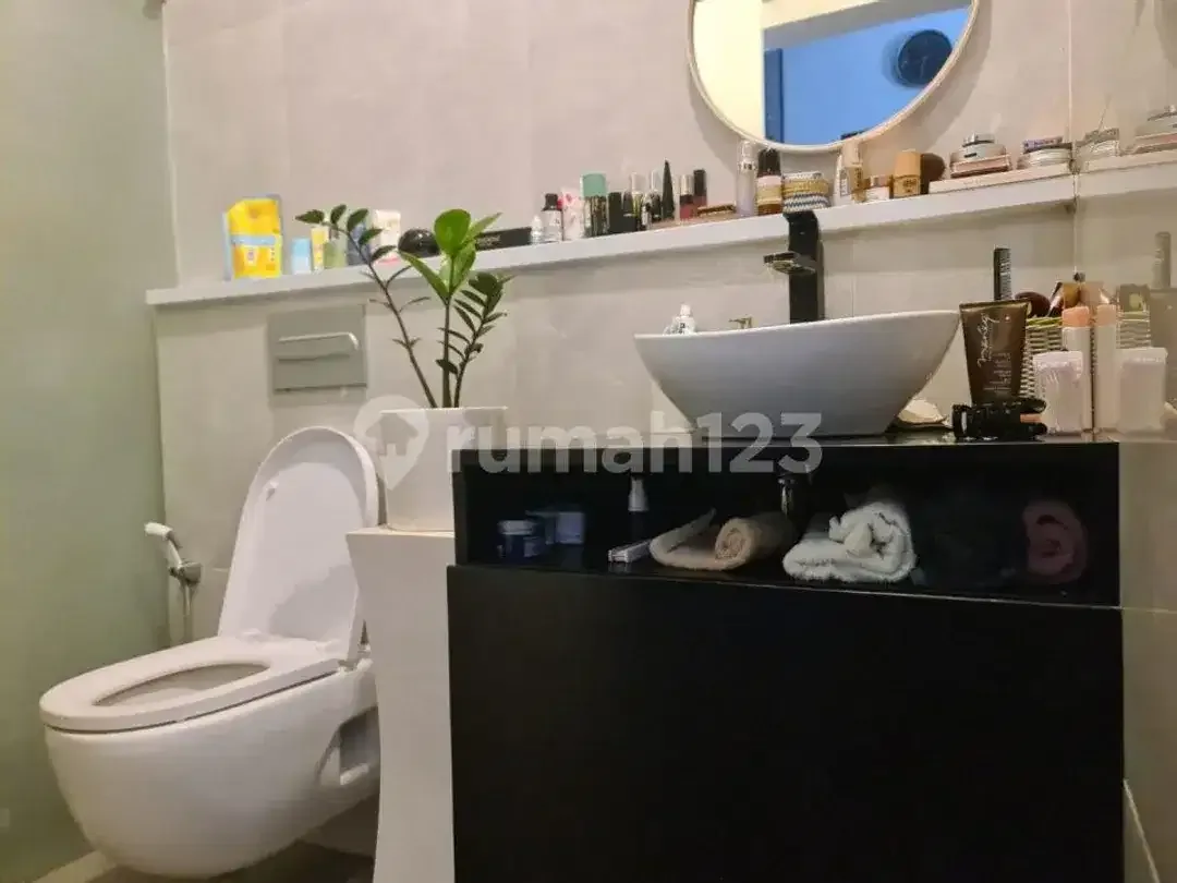 Dijual Cepat Rumah Modern Minimalis di Taman Griya Jimbaran - Image 6 of 10