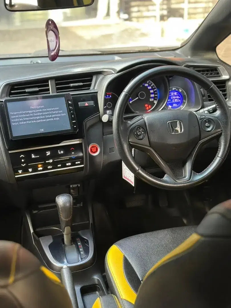 JAZZ RS 2017 FACELIFT MATIC ASLI BALI LOW KM ISTIMEWA SIAP PAKAI - Image 9 of 10