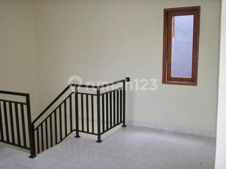 Rumah 2 Lantai Lokasi Renon Denpasar Cocok Hunian&Kantor - Image 4 of 4
