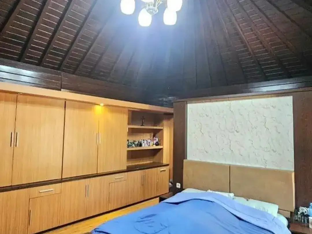 Rumah 8 Kamar Tidur Siap Huni Dijual, di Muding, Kerobokan Area - Image 7 of 9
