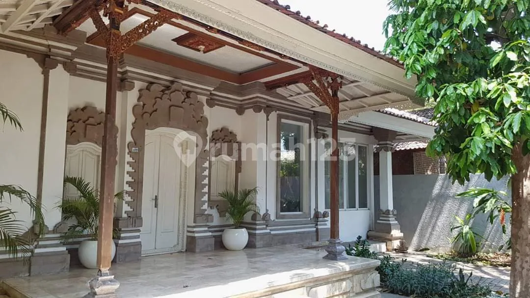 Rumah/Villa Full Furnish Area Sanur Denpasar Dekat Bypass Ngurah Rai - Image 2 of 4