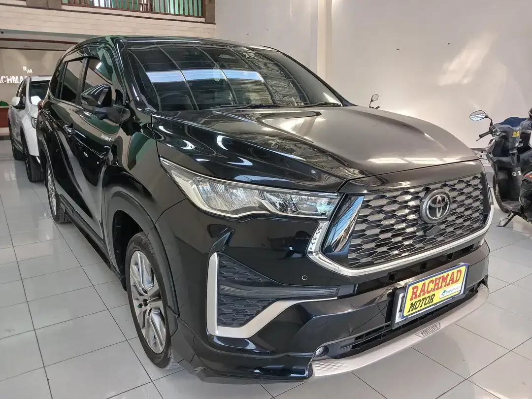 Toyota Innova Zenix Hybrid Q Modellista 2023 Hitam metalik A/T 2.0 - Image 9 of 9