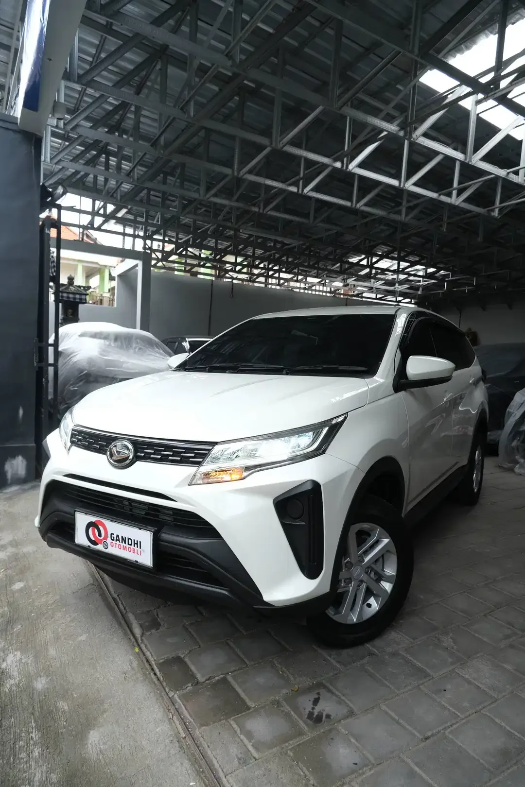 DAIHATSU TERIOS X MANUAL 1.5 MT 2023 - Image 3 of 10