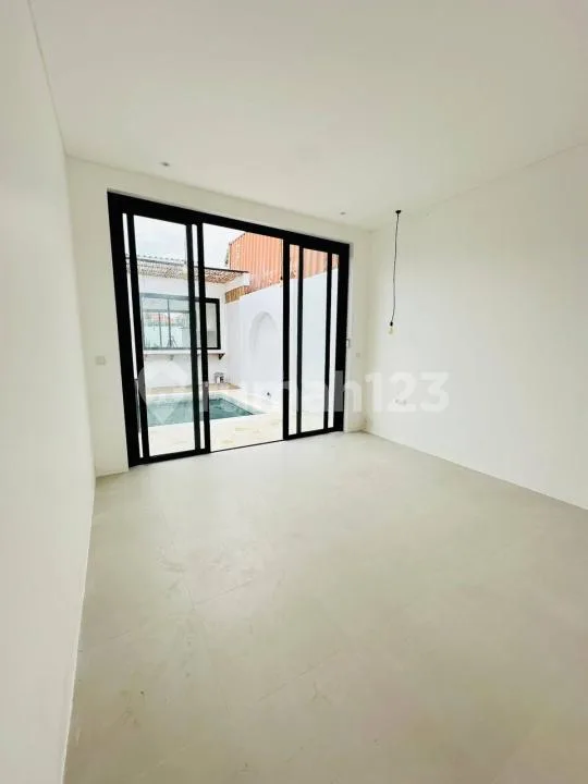 Villa Fasilitas Lengkap Lokasi Strategis Dekat Pantai di Canggu - Image 4 of 4