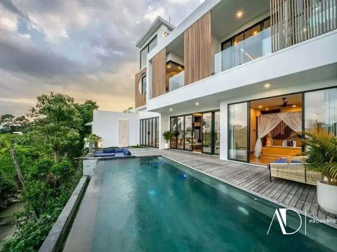 FREEHOLD / LEASEHOLD | MODERN 4-BEDROOM VILLA IN PERERENAN - Image 1 of 10