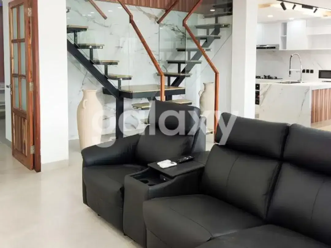 VILLA MODERN MINIMALIS 2 LANTAI DI KUNTI SEMINYAK BADUNG, BALI - Image 5 of 10