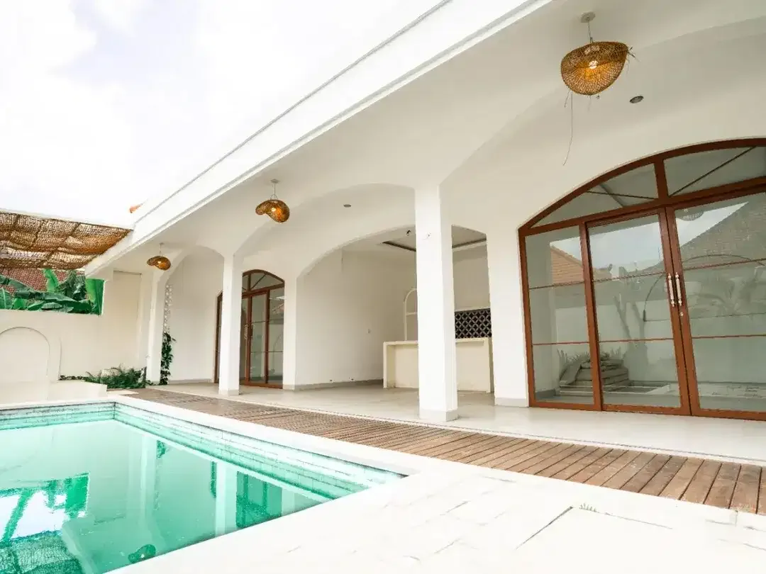 VILLA BRAND NEW DI BABAKAN CANGGU DEKAT PANTAI BATU BOLONG - Image 4 of 10