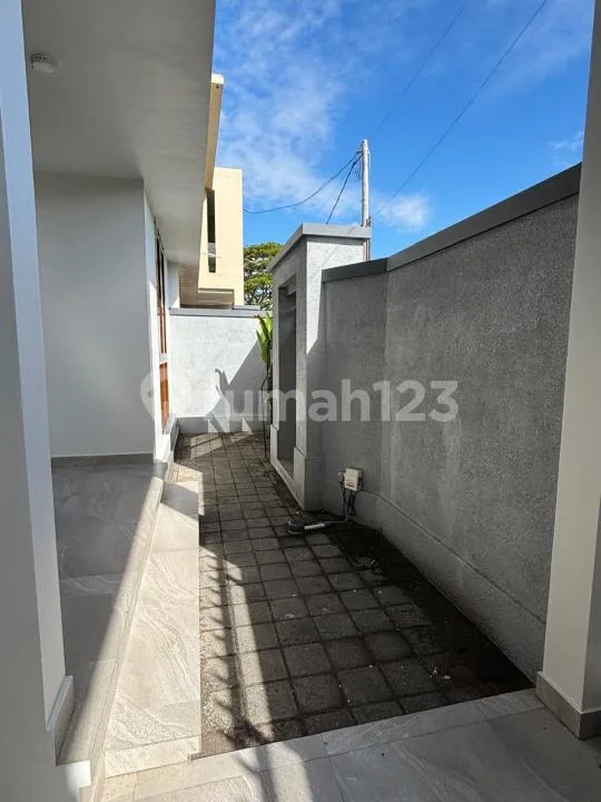 Rumah Minimalis Modern Sanur Denpasar Bali - Image 4 of 4