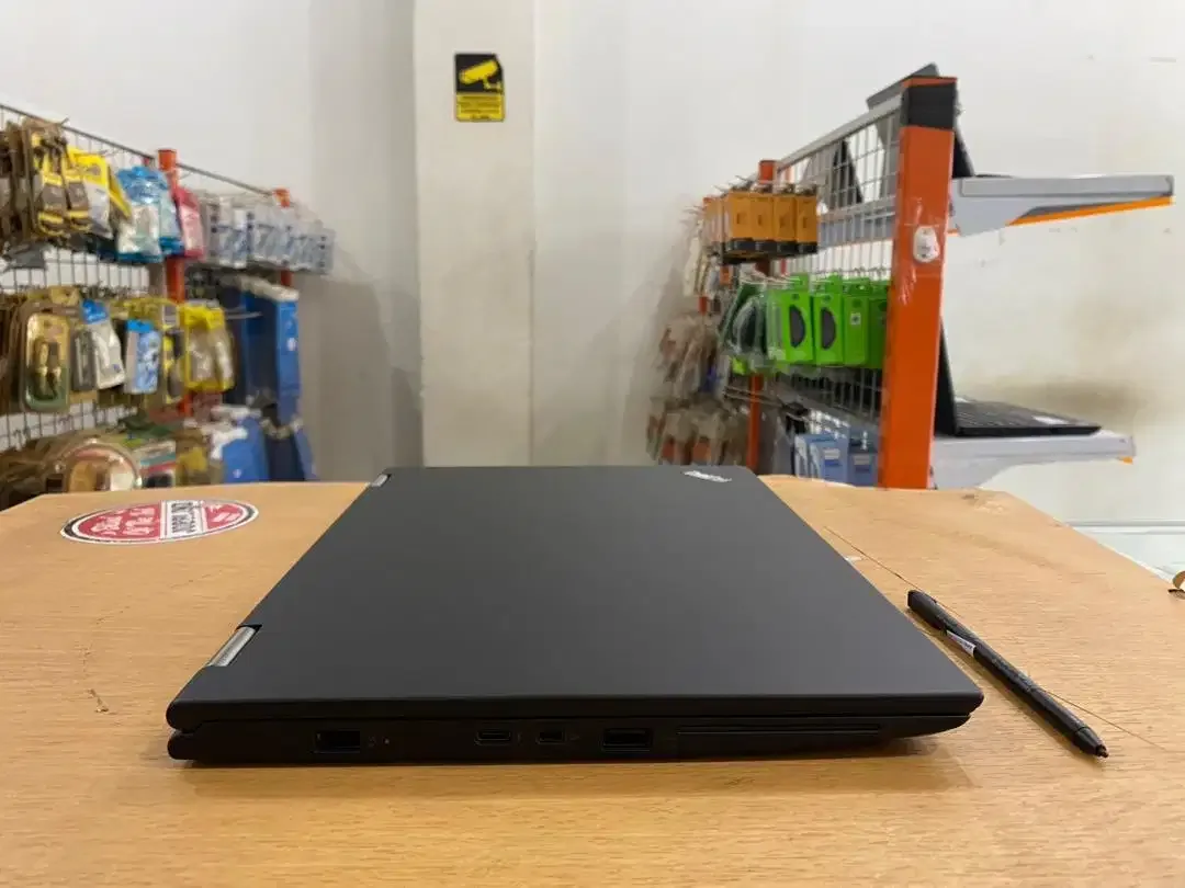 Lenovo ThinkPad X380 Yoga Core i7Gen8 Ram 16GB SSD 256GB Touchscren - Image 7 of 10