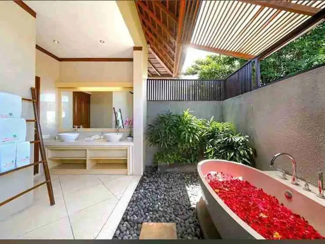 Dijual Villa (Sudah Operasional) di Seminyak Bali SHM Harga Di Bawah Market - Image 6 of 7