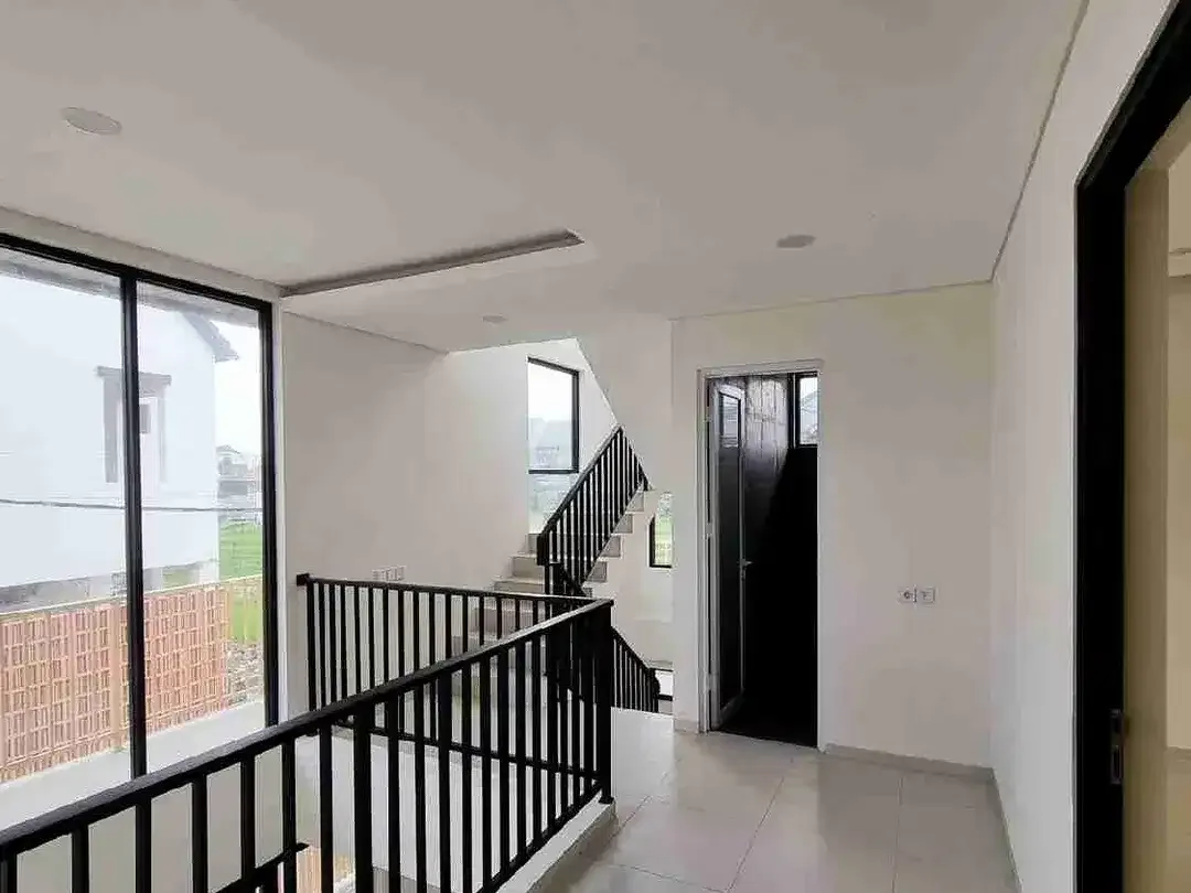 Rumah Modern 3 Lantai di Dalung - Dekat Canggu - Image 6 of 10