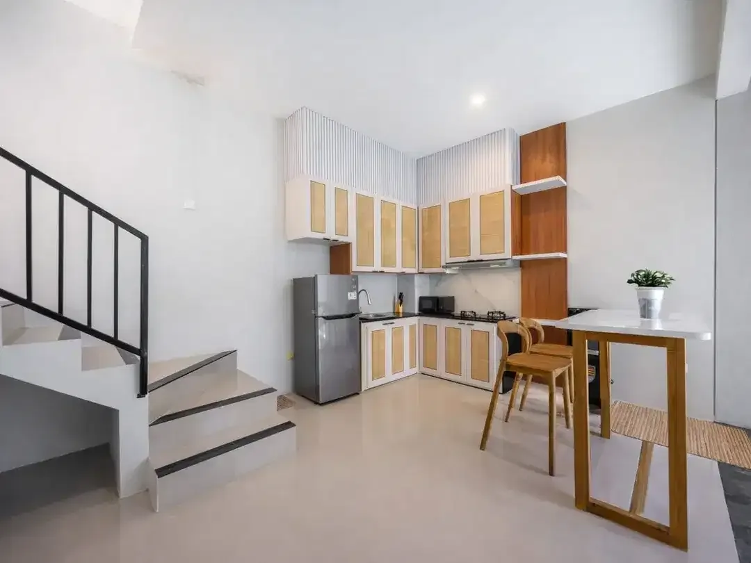 Dijual Villa 2 Lantai Dengan 3 Kamar Tidur Lokasi Di Tibubeneng - Image 3 of 6