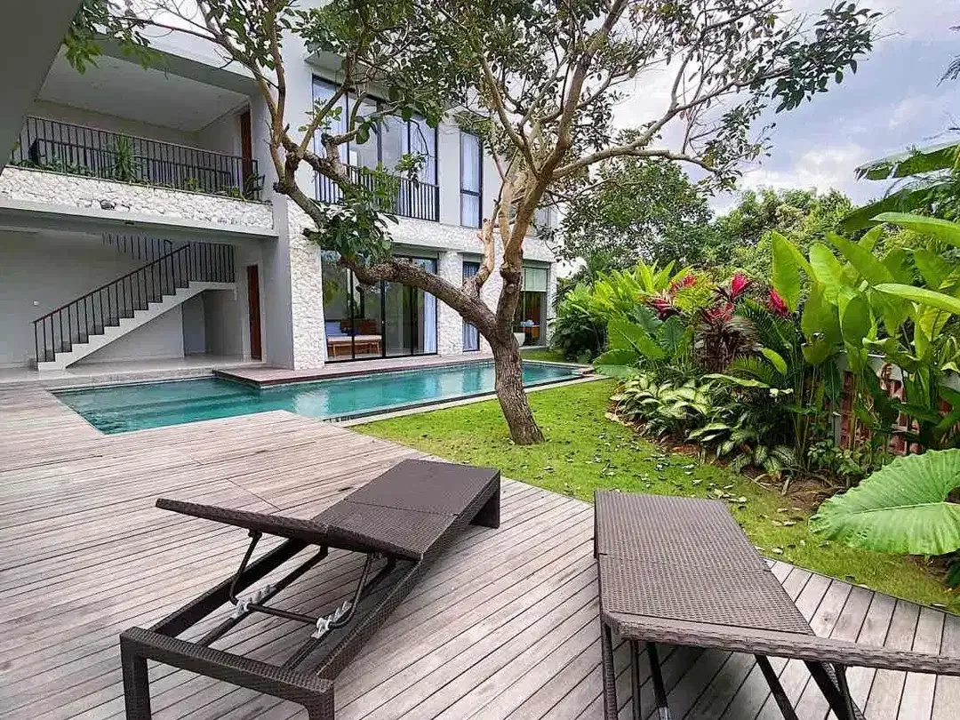 Villa Mewah Tropis Luas di Central Canggu – 4 Kamar Tidur dengan Kolam Renang Pribadi - Image 5 of 10