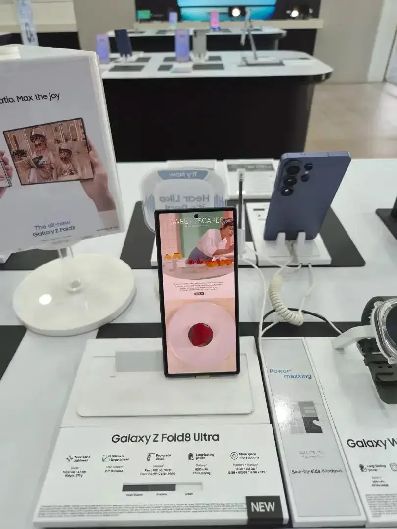 Tersedia galaxy Foldable8 promo menarik - Image 3 of 3