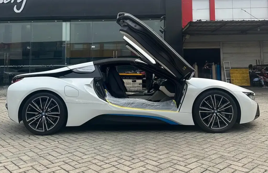 Bmw i8 Roadster - Image 3 of 10