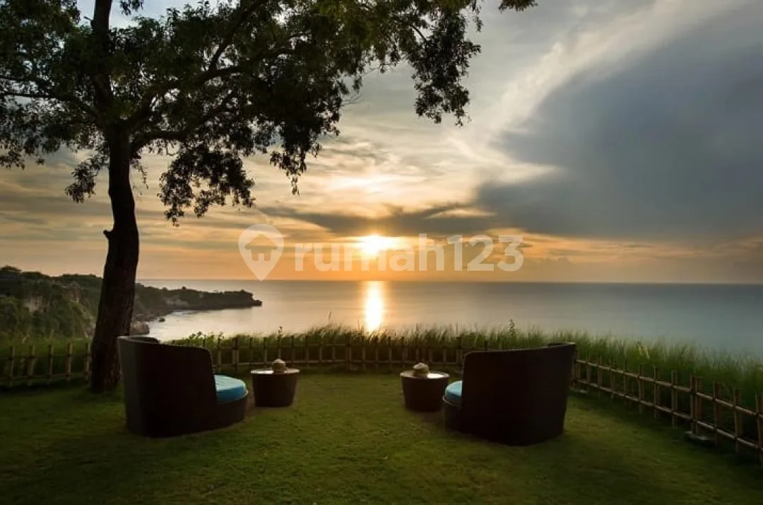 LUXURY RESIDENCE WITH OCEAN AND SUNSET VIEW - Image 2 of 4