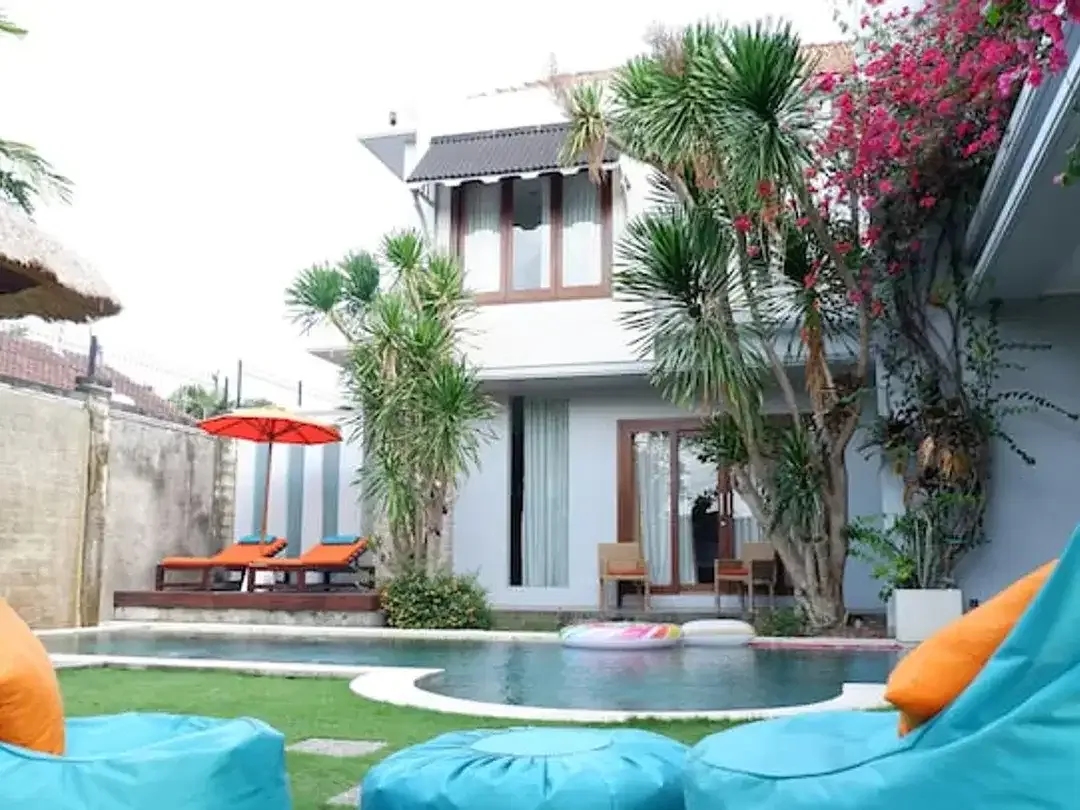 Dijual Villa Modern 4 BR Lokasi Premium di Umalas, Kerobokan, Badung. - Image 1 of 10