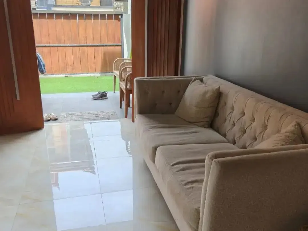 Freehold (DIJUAL) Rumah Modern semi Villa Kerobokan Badung - Image 7 of 10