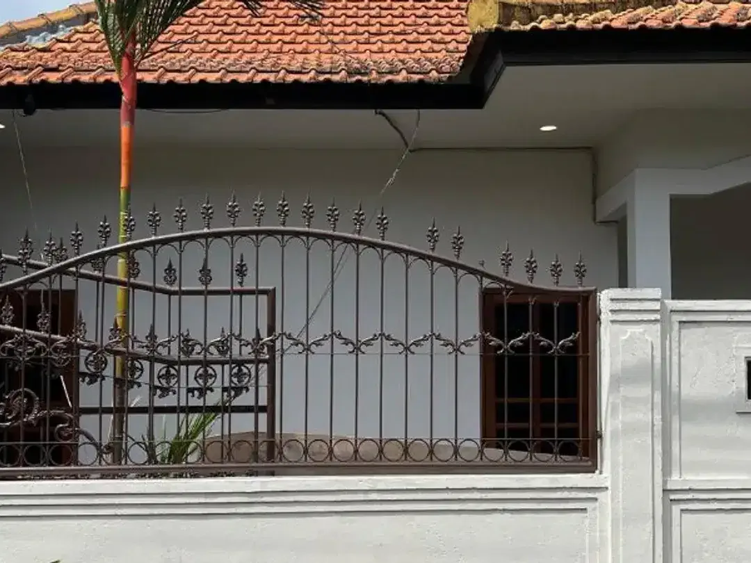 RUMAH STRATEGIS DEKAT KEROBOKAN DI TANGKUBAN PERAHU DENPASAR - Image 3 of 10