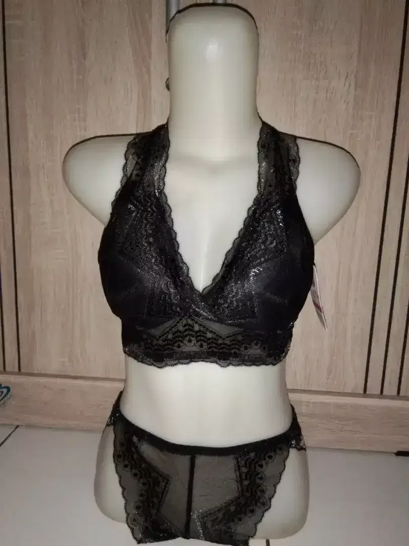 Bra setelan dr bahan brokat hitam. - Image 1 of 7