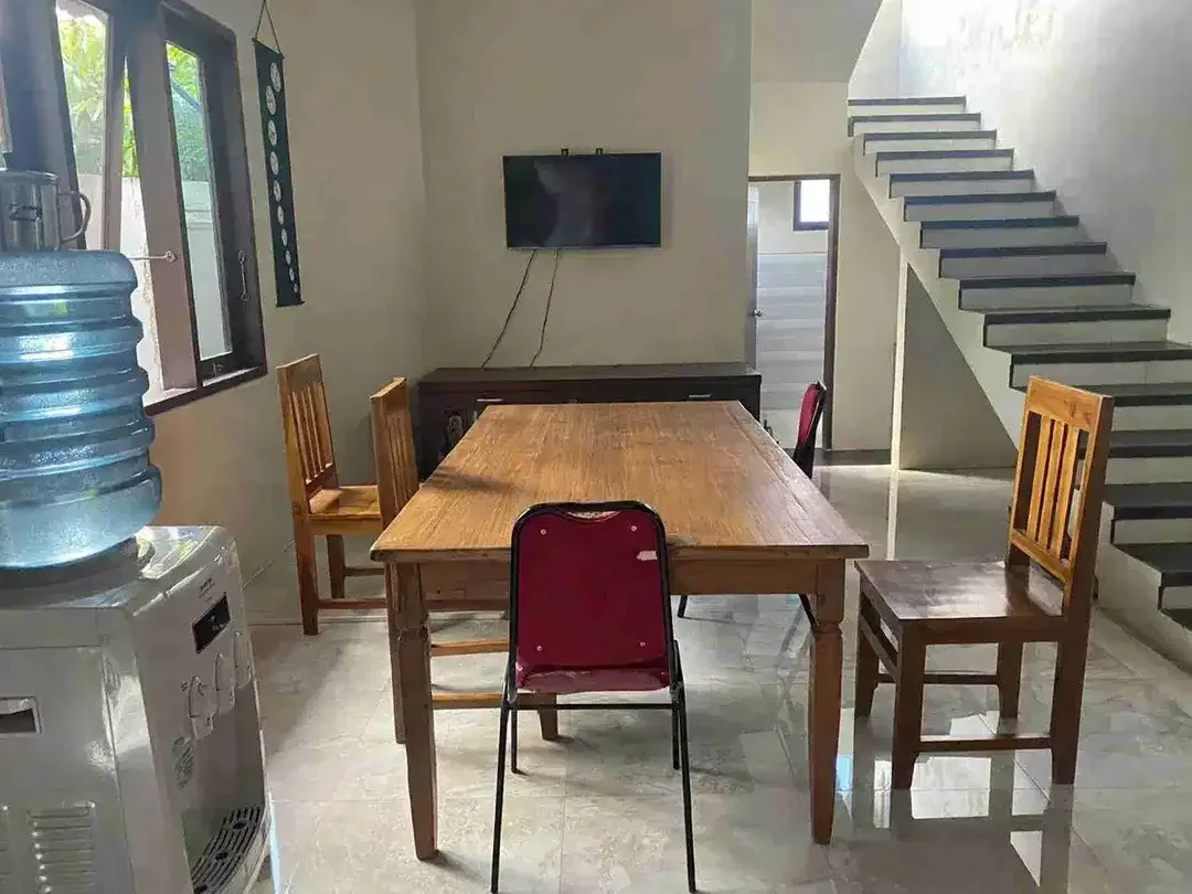 jual BU rumah luas 2,4 are & 2 lantai di jln.Cargo samping perumh Citraland denpasar - Image 6 of 10