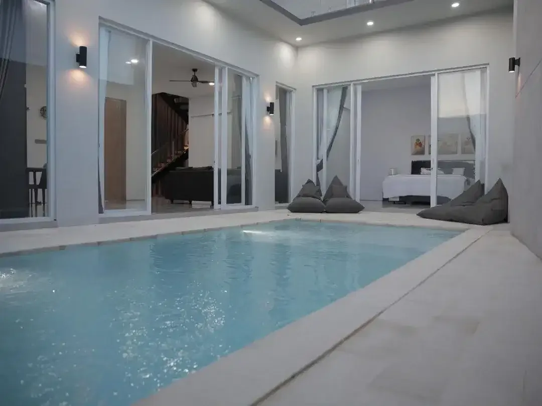 Modern Tropical Luxury Villa in Pengubugan, Kerobokan - Image 2 of 8
