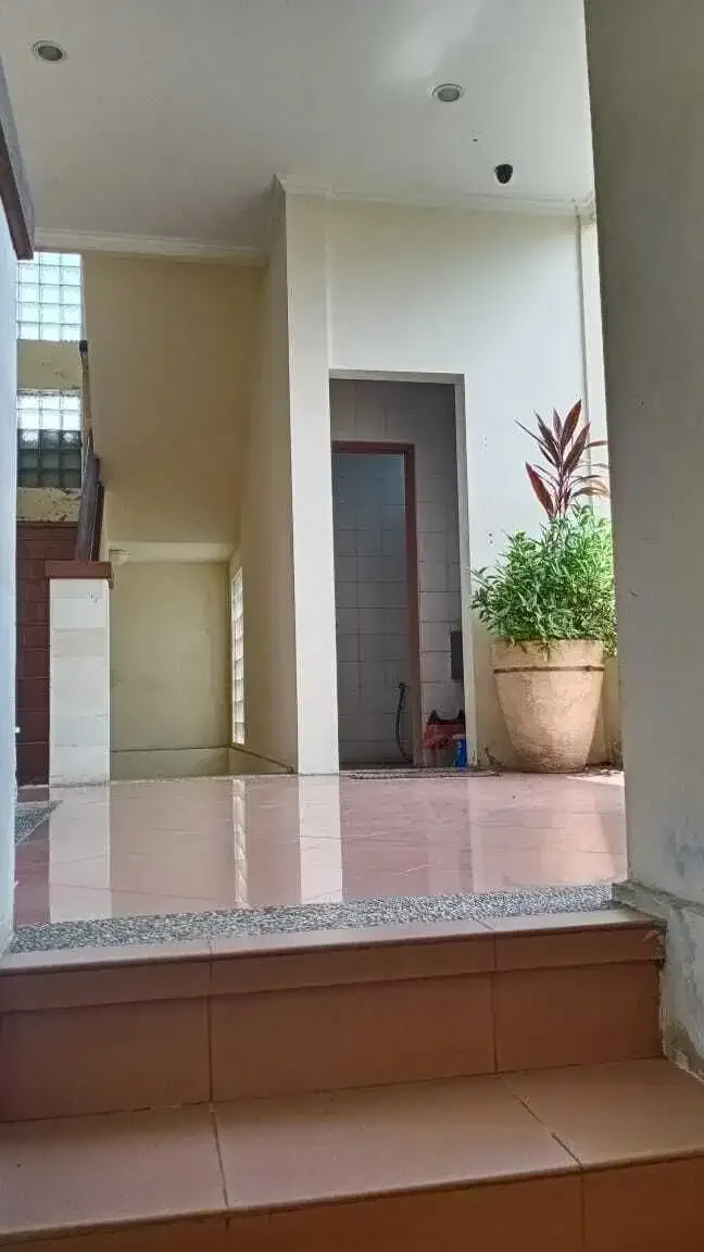 Dijual Gedung dan Kantor jln Cok Agung Tresna Renon Denpasar - Image 9 of 10