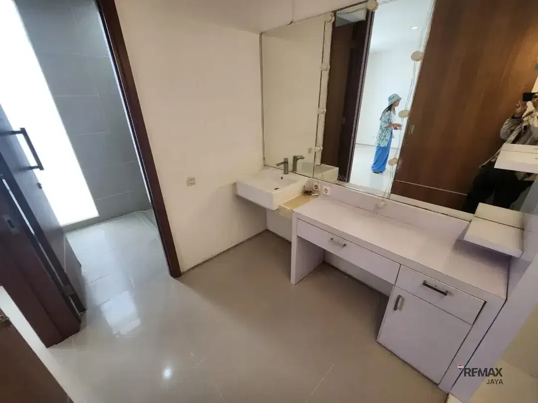 Rumah 2 Lantai non furnished Dijual, di Citraland Denpasar Utara - Image 8 of 10