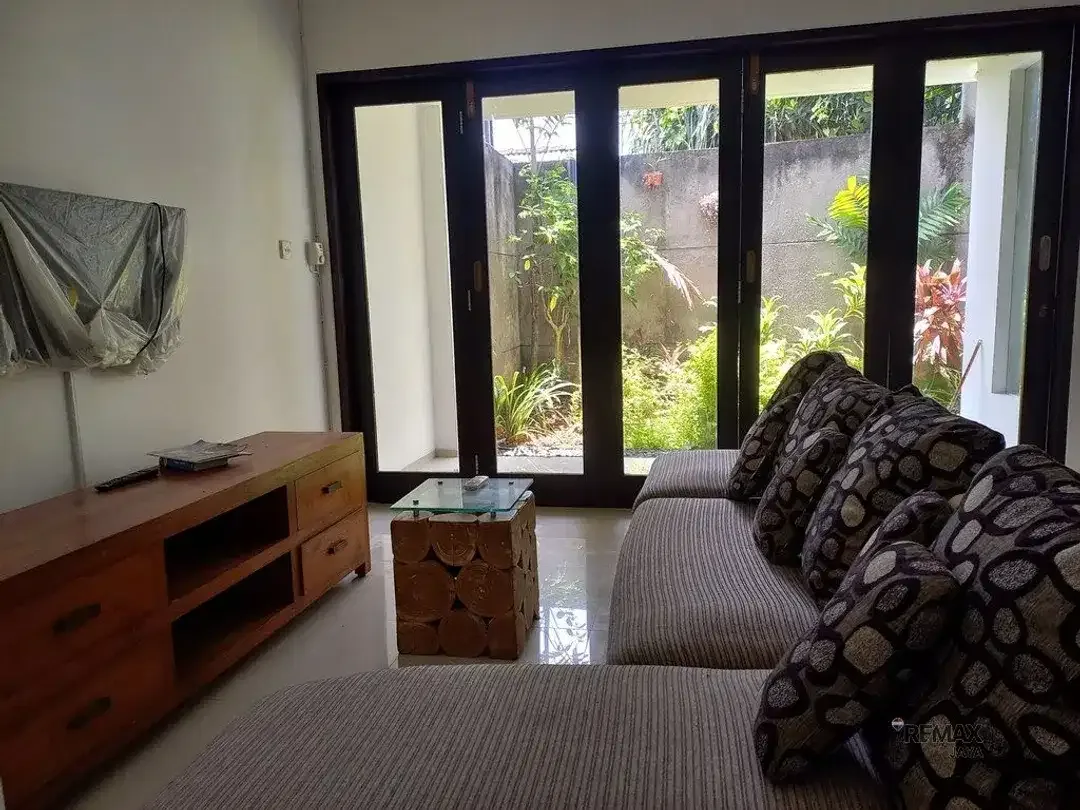 Villa 3 Kamar Tidur Siap Huni Disewakan di Kerobokan, Kuta - Image 3 of 8