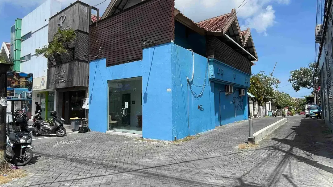 Dijual Ruko di Jalan Raya Kerobokan Dekat ke Seminyak dan Petitenget - Image 1 of 10
